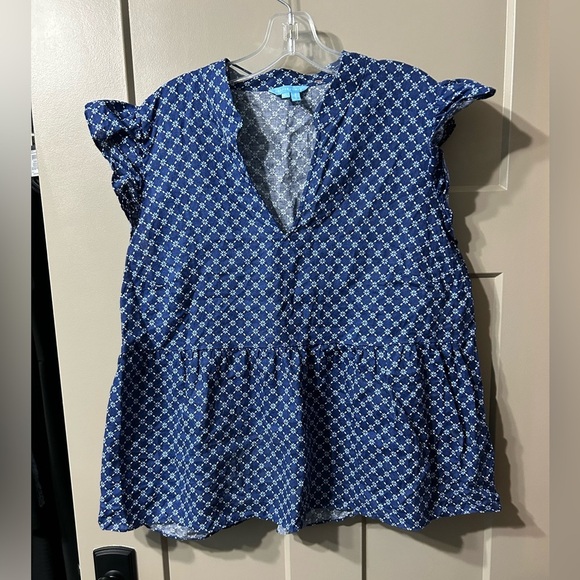 Draper James Tops - Draper James Navy flower Diamond blues white Print Blouse 💯 linen